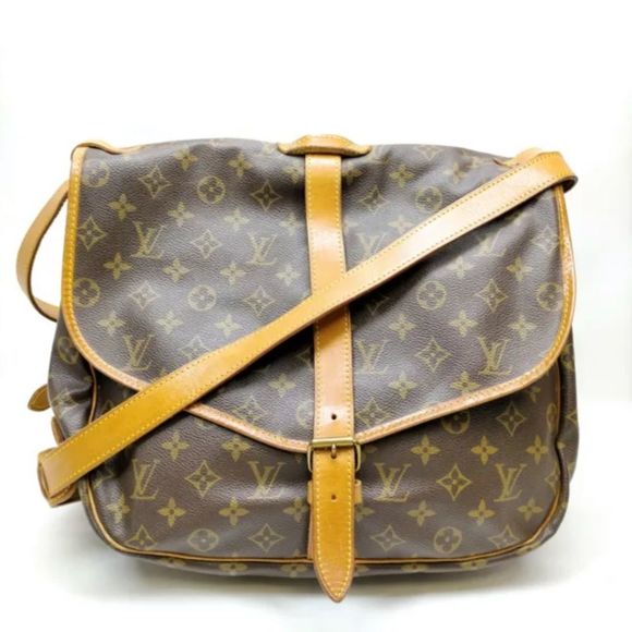 LOUIS VUITTON Authentic
Monogram Saumur 35 Handbag - Picture 3 of 11